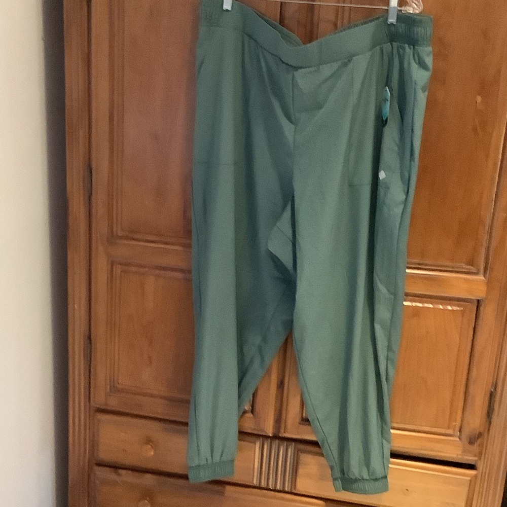 Lightweight Olive Green Harem/ joggerPants.  Size 3x Women’s with pockets